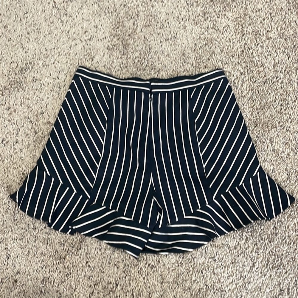Intermix shorts - Picture 3 of 3